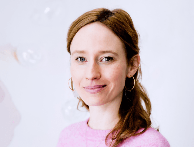 Bild von Miriam Ferstl, einer bildenden Künstlerin und Kuratorin